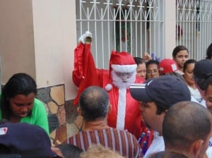 Papai Noel fez a alegria da criançada